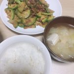 お月様の半分くらいの形のご飯