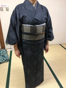 治代、師匠に着付けするの巻